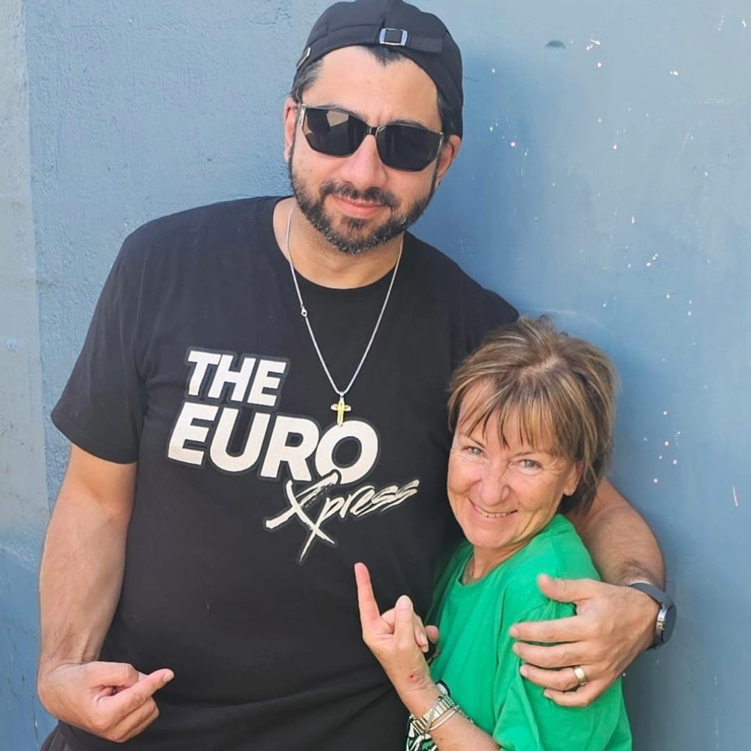 Samus and Annerley Gordon 02